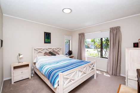 Photo of property in 2 Kotuku Place, Taradale, Napier, 4112
