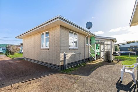Photo of property in 8 Murray Avenue, Hawera, 4610