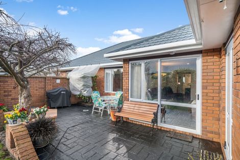 Photo of property in 18 Claverley Gardens, Avonhead, Christchurch, 8042