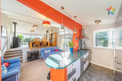 Photo of property in 51 Howard Road, Point Howard, Lower Hutt, 5013