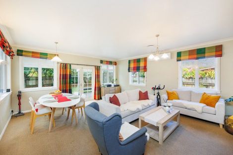 Photo of property in 27 Pahiatua Street, Hokowhitu, Palmerston North, 4410