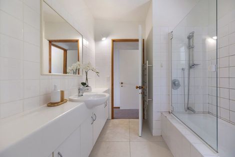 Photo of property in 12b Windsor Place, Queenstown, 9300