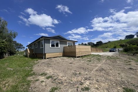 Photo of property in 84a Hastings Street, Halcombe, 4779