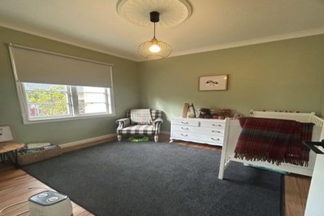Photo of property in 12 Winston Avenue, Hokowhitu, Palmerston North, 4410