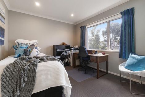 Photo of property in 17 Spinnaker Drive, Te Atatu Peninsula, Auckland, 0610