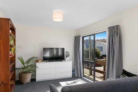 Photo of property in 615u2 Evans Bay Parade, Kilbirnie, Wellington, 6022