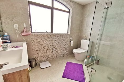 Photo of property in 20 San Prospero Crescent, Henderson, Auckland, 0612
