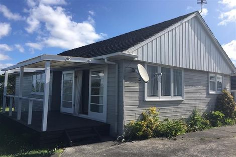 Photo of property in 47 Luckens Road, West Harbour, Auckland, 0618