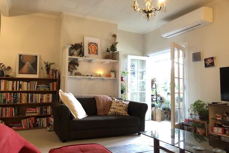 Photo of property in 10 Rimu Road, Kelburn, Wellington, 6012