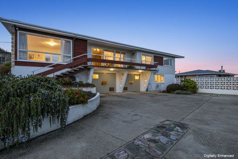 Photo of property in 100 Perth Street, Holmes Hill, Oamaru, 9401