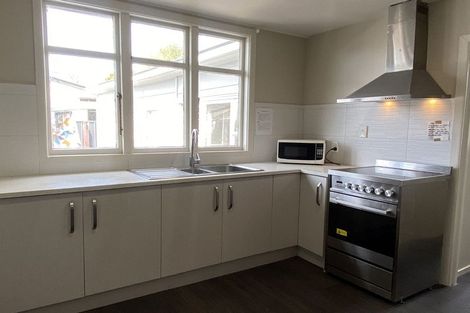 Photo of property in 16 Peer Street, Upper Riccarton, Christchurch, 8041