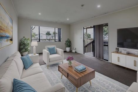 Photo of property in 17 Dungarvon Place, Clendon Park, Auckland, 2103