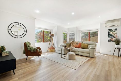 Photo of property in 5 Fearnley Grove, Albany, Auckland, 0632