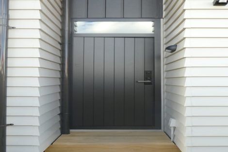 Photo of property in 4/504 Don Buck Road, Massey, Auckland, 0614