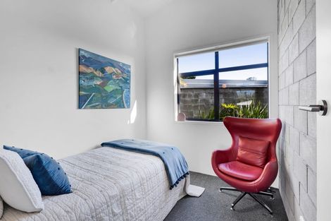 Photo of property in 40d Awanui Street, Merrilands, New Plymouth, 4312