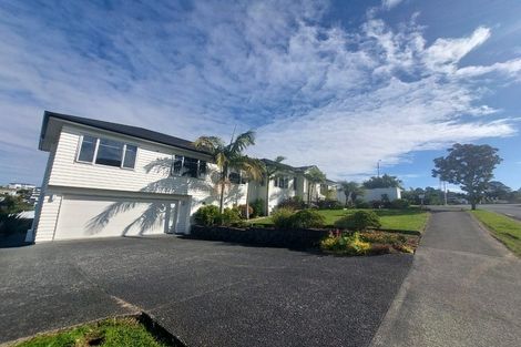 Photo of property in 21 Hornbill Drive, Fairview Heights, Auckland, 0632