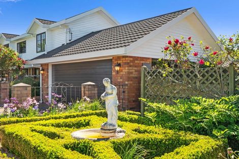 Photo of property in 10 Regency Crescent, Redwood, Christchurch, 8051