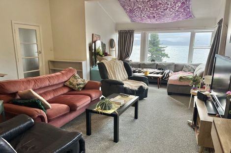Photo of property in 186 Oriental Parade, Oriental Bay, Wellington, 6011