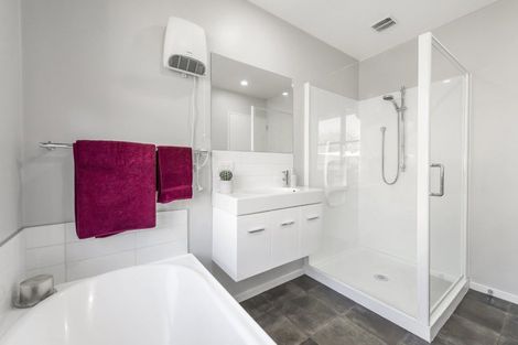 Photo of property in 23 Bridge Street, Southbridge, 7602