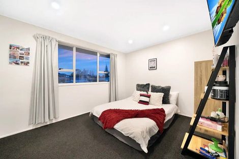 Photo of property in 86 Rosewarne Crescent, Glendene, Auckland, 0602