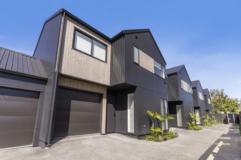 Photo of property in 16c Hamurana Place, Te Atatu Peninsula, Auckland, 0610