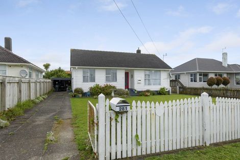 Photo of property in 281 South Road, Hawera, 4610