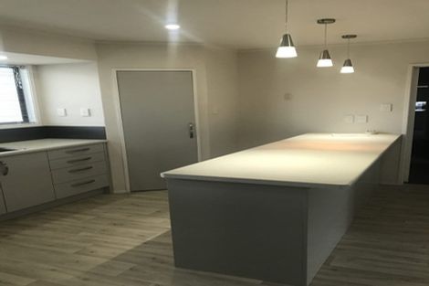 Photo of property in 83 Gilbass Avenue, Hamilton Lake, Hamilton, 3204