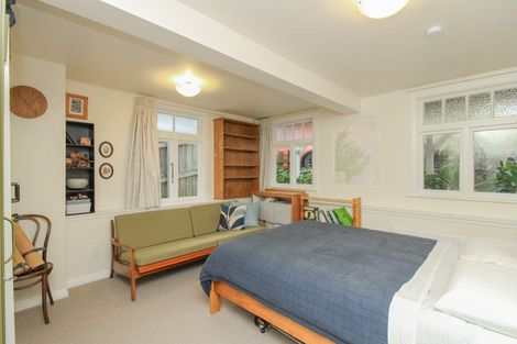 Photo of property in 35 Farm Road, Northland, Wellington, 6012