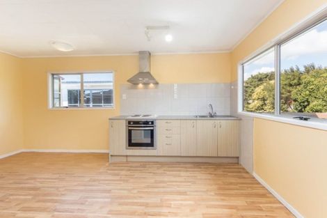 Photo of property in 25 Katrina Place, Massey, Auckland, 0614