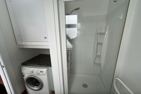 Photo of property in Chatsworth Flats, 5/23 Pirie Street, Mount Victoria, Wellington, 6011