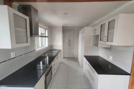 Photo of property in 92 Friedlanders Road, Manurewa, Auckland, 2102