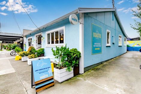 Photo of property in 27 Eruini Street, Waikanae Beach, Waikanae, 5036