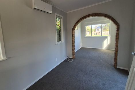 Photo of property in 26 Rewarewa Road, Te Atatu Peninsula, Auckland, 0610