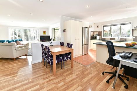 Photo of property in 20 Aitkenhead Court, Parakai, 0830