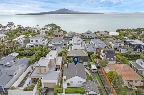 Photo of property in 1/10 Merani Street, Narrow Neck, Auckland, 0622