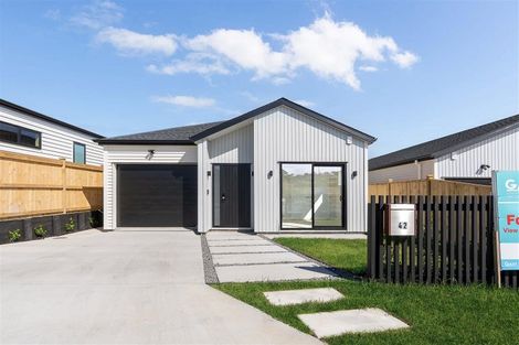 Photo of property in 42 Whakairo Crescent, Gulf Harbour, 0930