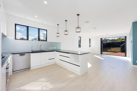 Photo of property in 13 Franheim Crescent, Orewa, 0931