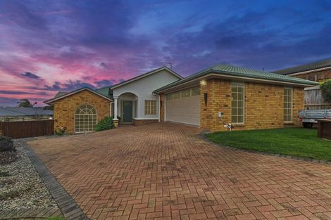 Photo of property in 11 Highgrove Drive, Grandview Heights, Hamilton, 3200