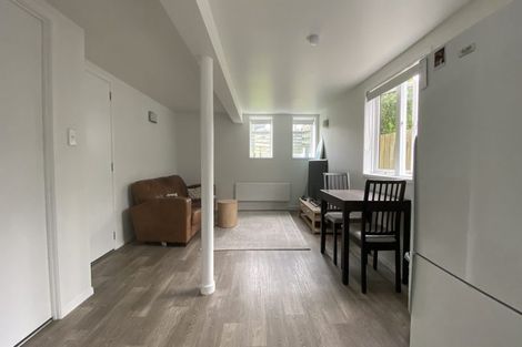 Photo of property in 42 Pitau Road, Mount Maunganui, 3116