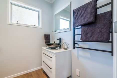 Photo of property in 2/85 Eskdale Road, Birkdale, Auckland, 0626