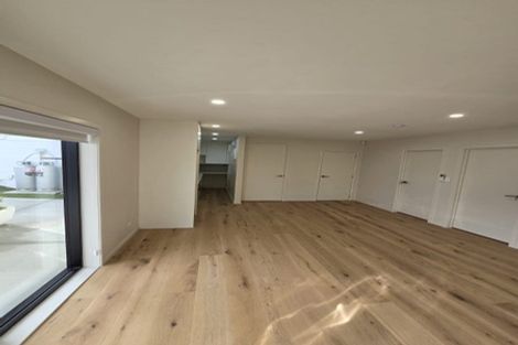 Photo of property in 30 Chelsea View Drive, Chatswood, Auckland, 0626