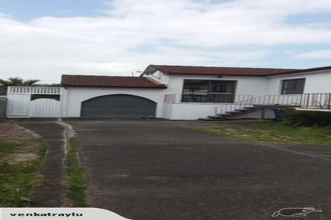 Photo of property in 4/6 Craigbank Avenue, New Lynn, Auckland, 0600