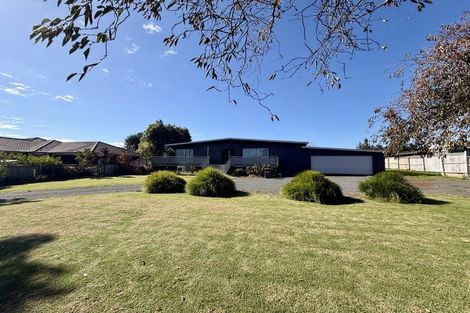 Photo of property in 64 Harrisville Road, Tuakau, 2121