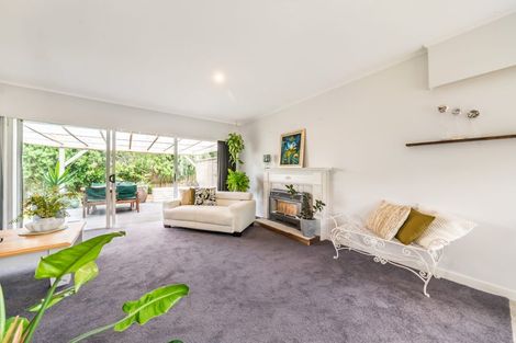 Photo of property in 6 Brightwater Crescent, Totara Park, Upper Hutt, 5018