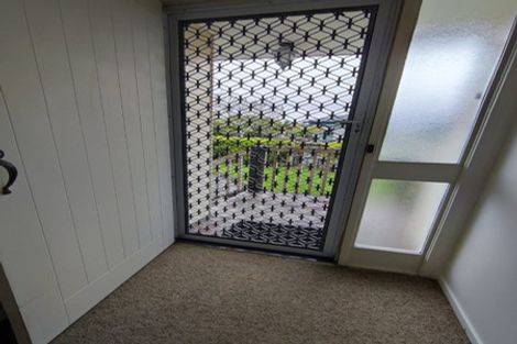 Photo of property in 47 Meadowood Drive, Unsworth Heights, Auckland, 0632