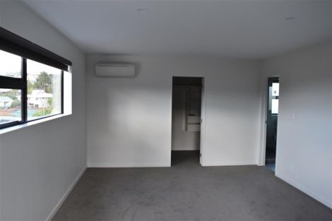 Photo of property in 18a Lyons Avenue, Murrays Bay, Auckland, 0630