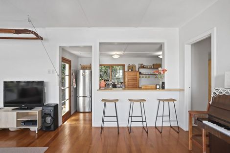 Photo of property in 2b Foster Avenue, Huia, Auckland, 0604