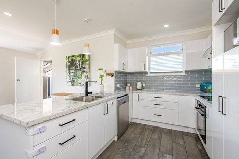 Photo of property in 3 Martin Street, Waikanae, 5036