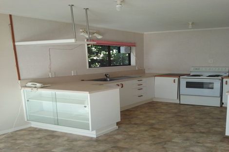 Photo of property in 152 Queens Drive, Lyall Bay, Wellington, 6022