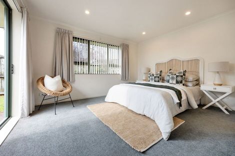 Photo of property in 12 Greenough Place, Rototuna, Hamilton, 3210